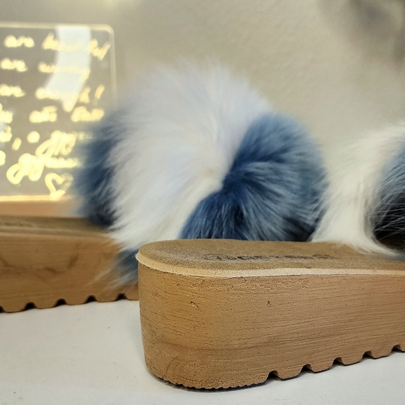 Hand Made Blue and White Fur Slide Sandals - Picture 10 of 12